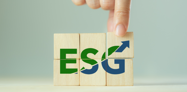 ESG tab homepage packing 602 x 298 px.png