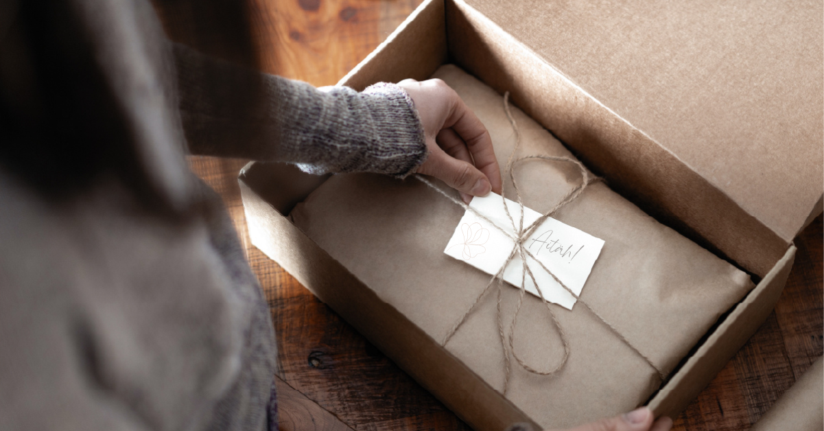EE_Minimalist packaging_2 est.language.png